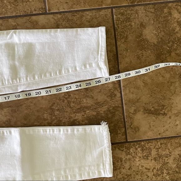 white womens american eagle ripped jeans size 10 - Picture 2 of 8